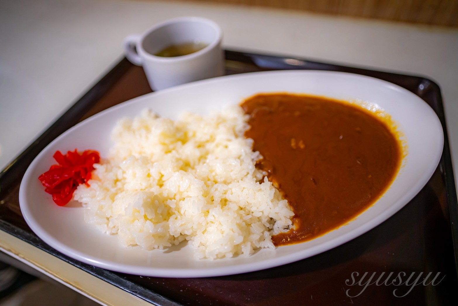 橘丸の船内レストランのカレーライス